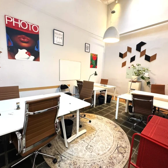 Bureau privé 34 m² 7 postes Coworking Rue Martel Paris 75010 - photo 1