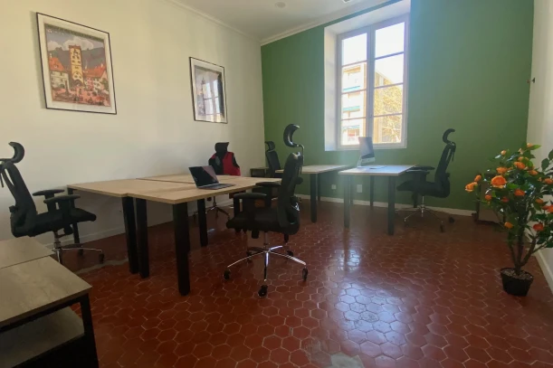 Bureau privé - 13100 - 5 postes - 1450€