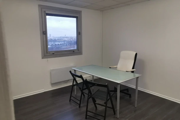 Bureau privé - 93400 - 3 postes - 690€