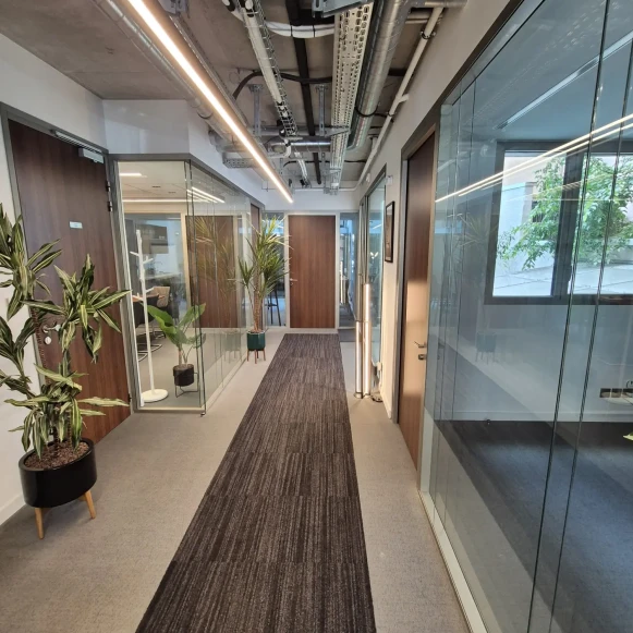 Espace indépendant 100 m² 14 postes Location bureau Cours Docteur Long Lyon 69003 - photo 7