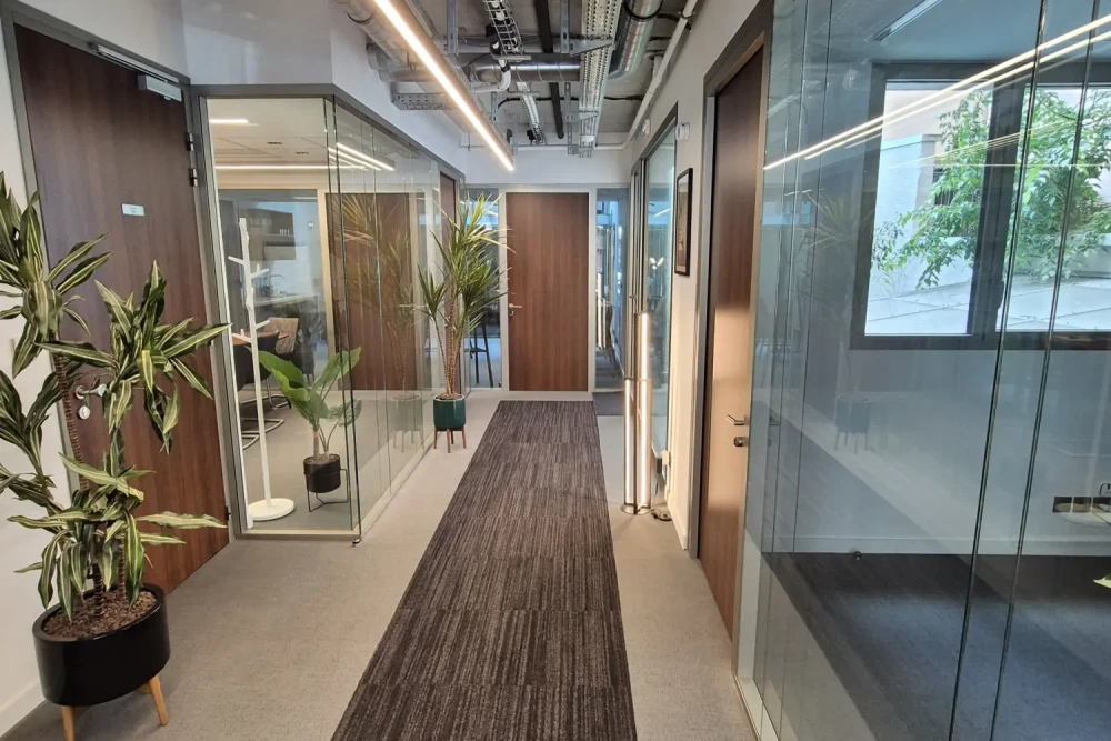 Espace indépendant - 69003 - 14 postes - 3000€