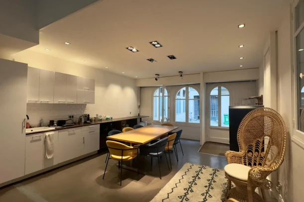 Espace indépendant - 75009 - 10 postes - 5500€