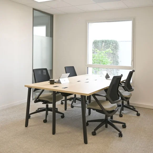 Bureau privé 15 m² 4 postes Location bureau Rue Ordener Paris 75018 - photo 1