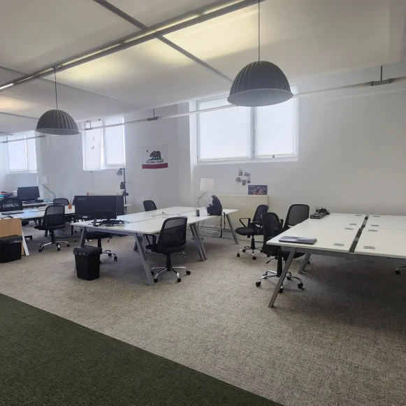 Bureau privé 25 m² 5 postes Location bureau Rue Jean Bleuzen Vanves 92170 - photo 2