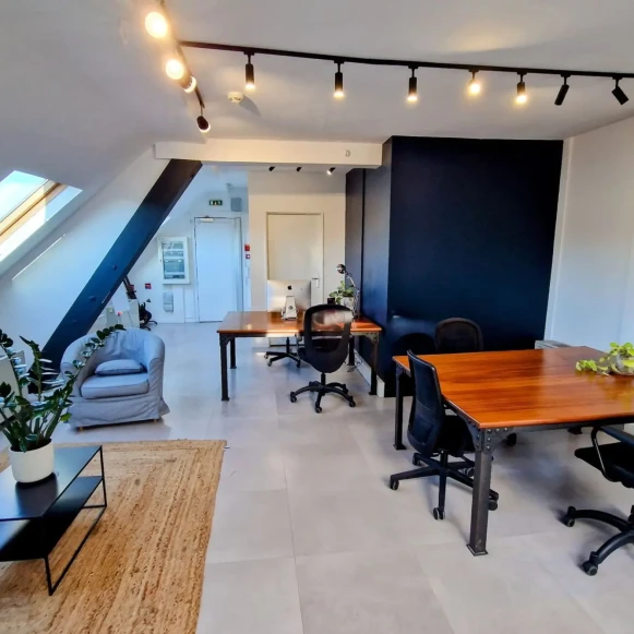 Espace indépendant 45 m² 6 postes Location bureau Rue du Faubourg Saint-Antoine Paris 75011 - photo 1