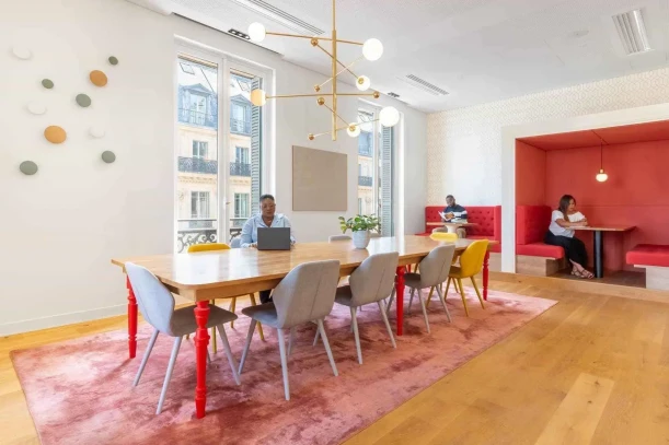 Bureau privé - 75009 - 5 postes - 6208€