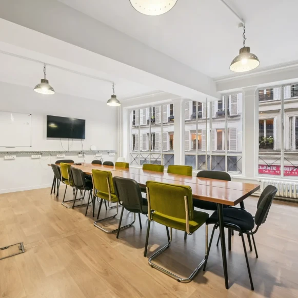 Espace indépendant 191 m² 40 postes Location bureau Rue des Petites Écuries Paris 75010 - photo 1
