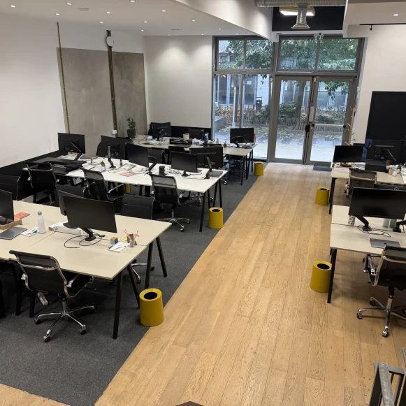 Bureau privé 270 m² 45 postes Coworking Rue du Chemin Vert Paris 75011 - photo 2