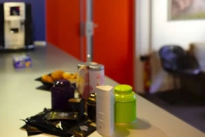 Open Space - 92120 - 8 postes - 250€