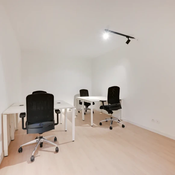 Bureau privé 16 m² 4 postes Coworking Avenue du Général Michel Bizot Paris 75012 - photo 2