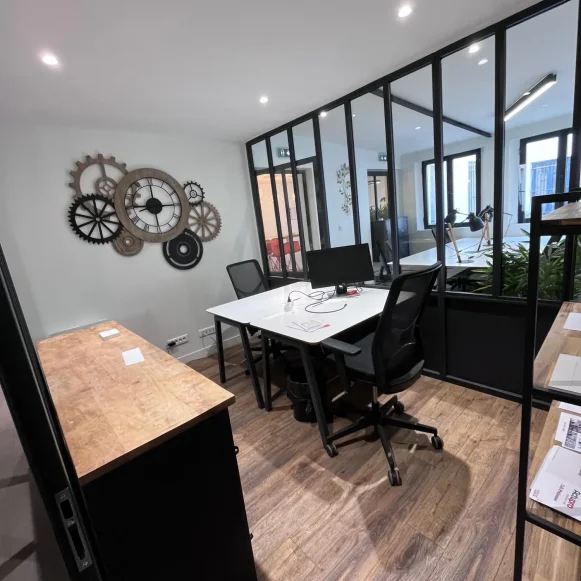 Bureau privé 18 m² 3 postes Location bureau Rue de Tocqueville Paris 75017 - photo 6
