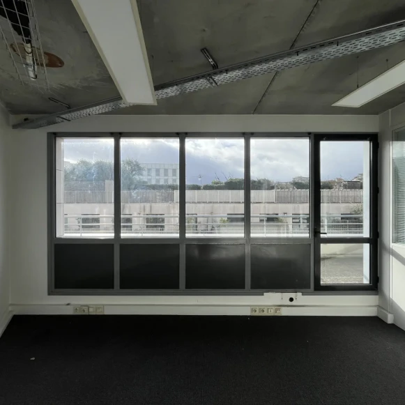 Bureau privé 15 m² 4 postes Location bureau Rue de Paris Boulogne-Billancourt 92100 - photo 2