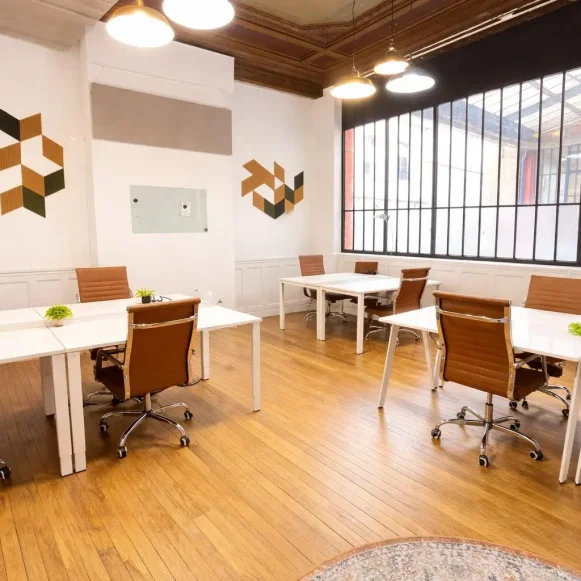 Bureau privé 50 m² 8 postes Coworking Rue Martel Paris 75010 - photo 2