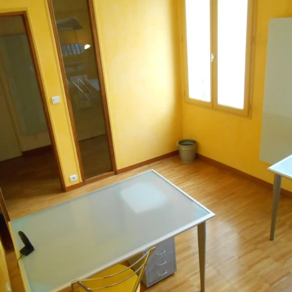 Bureau privé 11 m² 2 postes Location bureau Rue du Faubourg Saint-Antoine Paris 75011 - photo 4