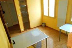 Bureau privé - 75011 - 2 postes - 620€