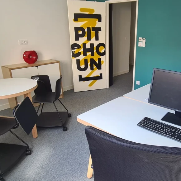 Bureau privé 14 m² 3 postes Coworking Chemin de l'Église de Lalande Toulouse 31200 - photo 1