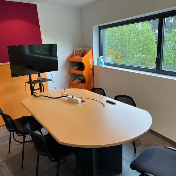 Bureau privé 300 m² 50 postes Coworking Rue Jacqueline Auriol Guyancourt 78280 - photo 15