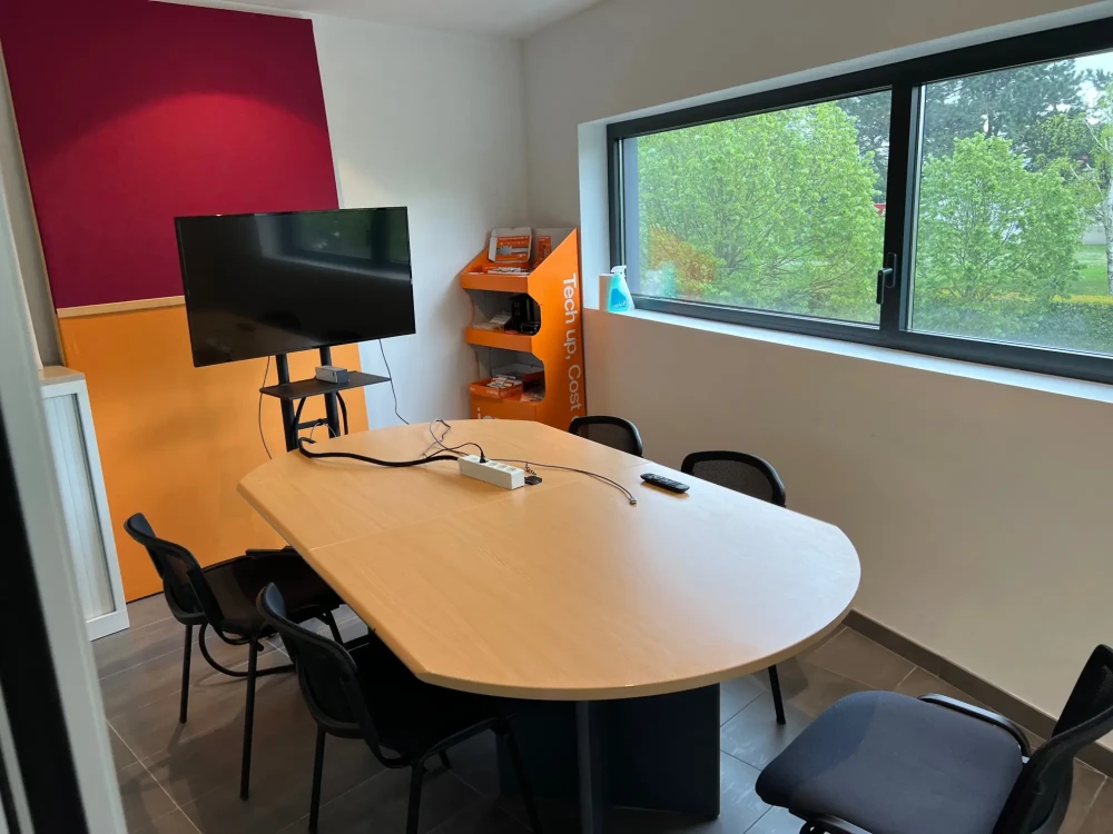 Bureau privé - 78280 - 50 postes - 7900€