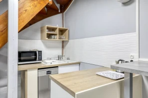 Espace indépendant - 75010 - 20 postes - 7500€
