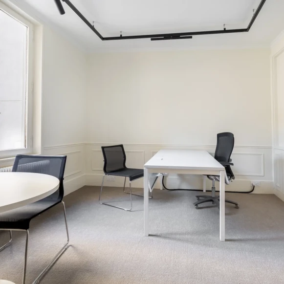 Bureau privé 17 m² 3 postes Location bureau Rue Neuve des Boulets Paris 75011 - photo 1
