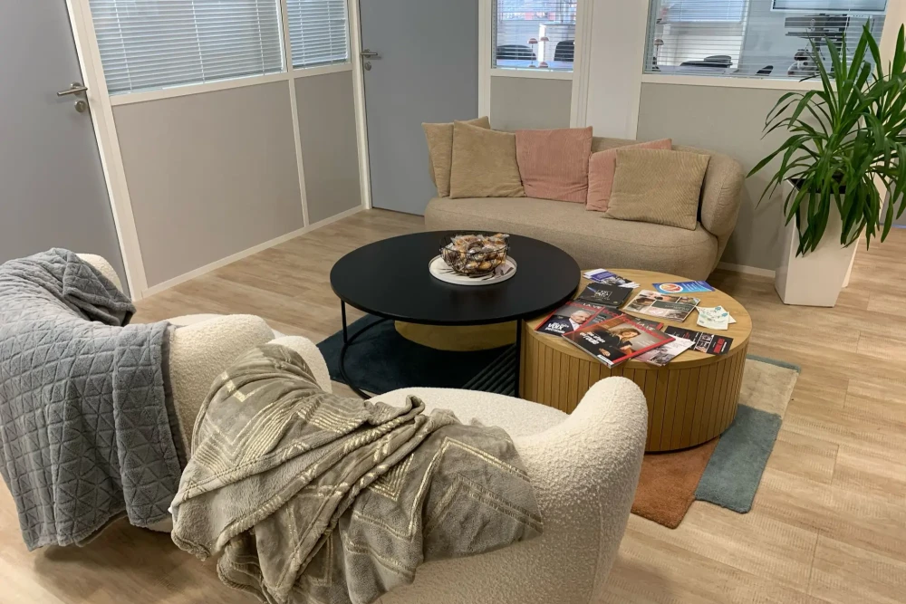 Bureau privé - 31670 - 2 postes - 680€