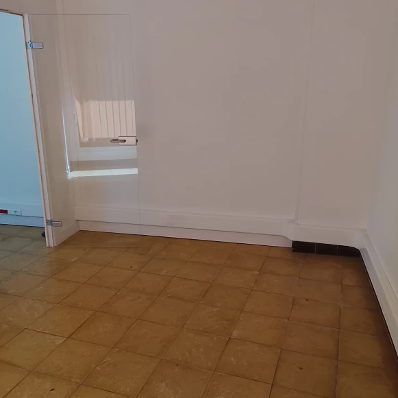 Bureau privé 12 m² 1 poste Coworking Rue René Gicquel Aumale 76390 - photo 1