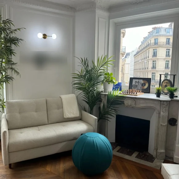 Bureau privé 35 m² 4 postes Location bureau Rue Laffitte Paris 75009 - photo 6