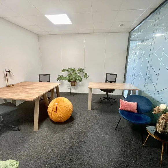 Bureau privé 16 m² 3 postes Coworking Rue de la Martinellerie Trélazé 49800 - photo 7