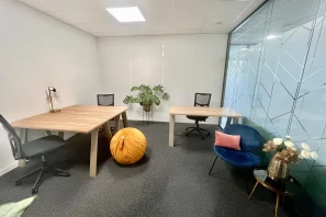 Bureau privé - 49800 - 3 postes - 785€