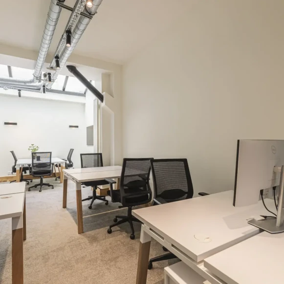 Espace indépendant 149 m² 25 postes Location bureau Rue Truffaut Paris 75017 - photo 5