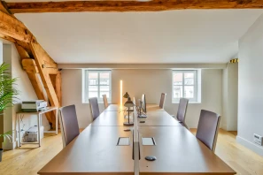 Espace indépendant - 69001 - 20 postes - 8000€