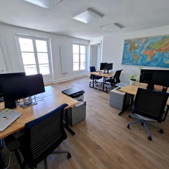 Bureau privé 65 m² 6 postes Location bureau Rue Saint Denis Paris 75002 - photo 1