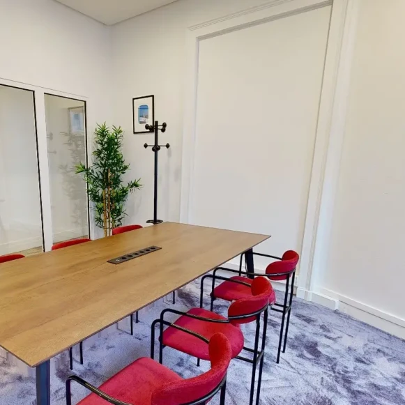 Espace indépendant 250 m² 35 postes Location bureau Rue de l'Arcade Paris 75008 - photo 4