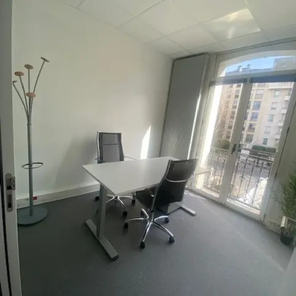 Bureau privé 9 m² 1 poste Coworking Boulevard Saint-Denis Courbevoie 92400 - photo 3