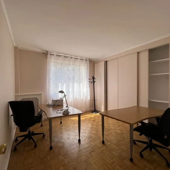 Bureau privé 15 m² 2 postes Location bureau Boulevard Exelmans Paris 75016 - photo 2