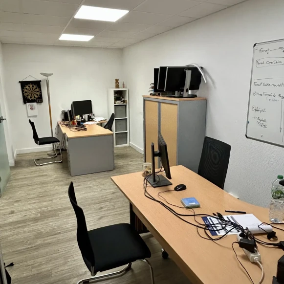 Espace indépendant 220 m² 30 postes Location bureau Rue Philippe de Girard Paris 75018 - photo 9