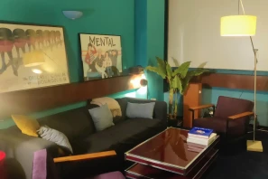 Open Space - 75004 - 1 poste - 325€