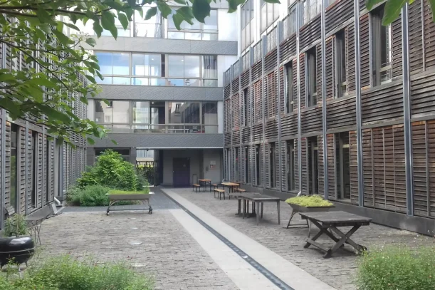 Open Space - 75012 - 2 postes - 360€