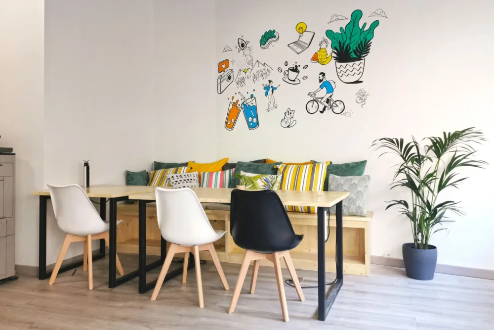Espace indépendant - 75011 - 24 postes - 8600€