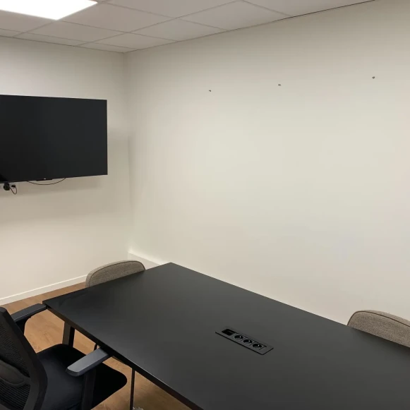 Bureau privé 47 m² 8 postes Location bureau Avenue Georges Pompidou Levallois-Perret 92300 - photo 7