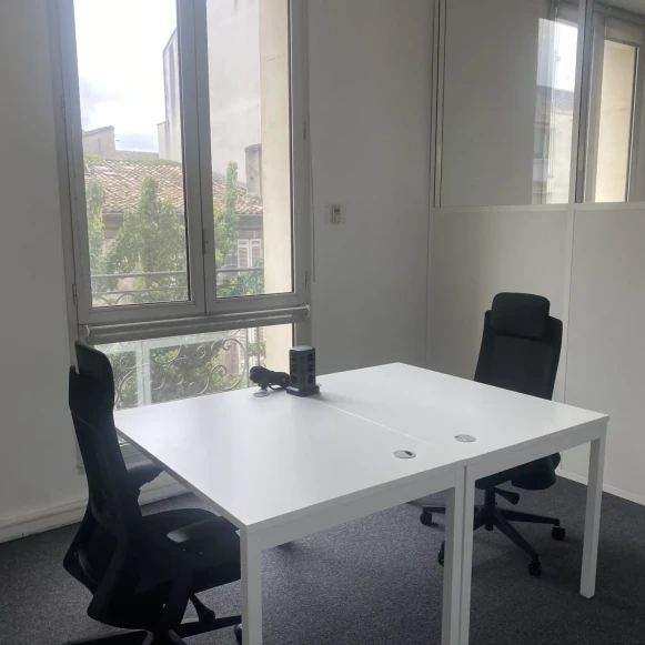 Bureau privé 12 m² 2 postes Location bureau Rue Edmond Michelet Bordeaux 33000 - photo 3