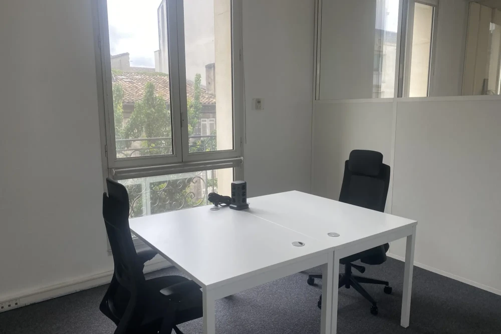 Bureau privé - 33000 - 2 postes - 550€