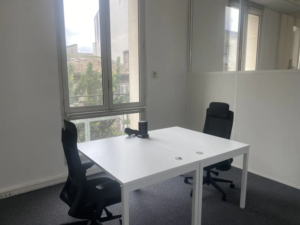 Bureau privé - 33000 - 2 postes - 550€