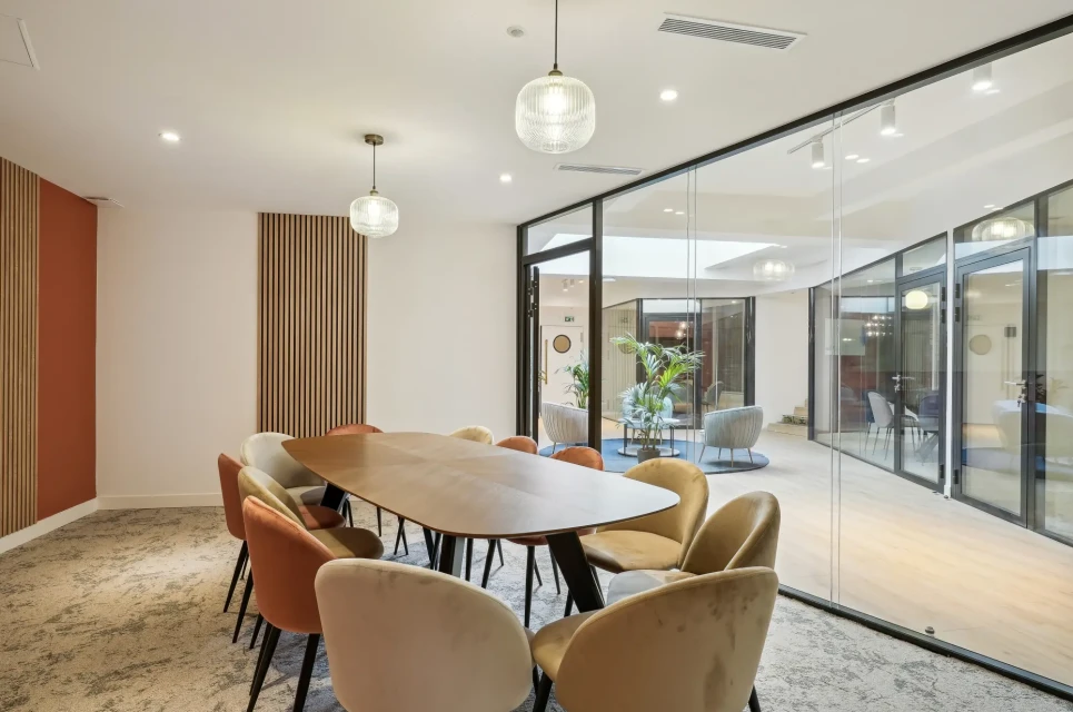 Le Saint-Lazare Place de Clichy