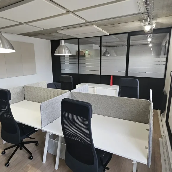 Bureau privé 25 m² 4 postes Coworking Boulevard de la République Chatou 78400 - photo 1