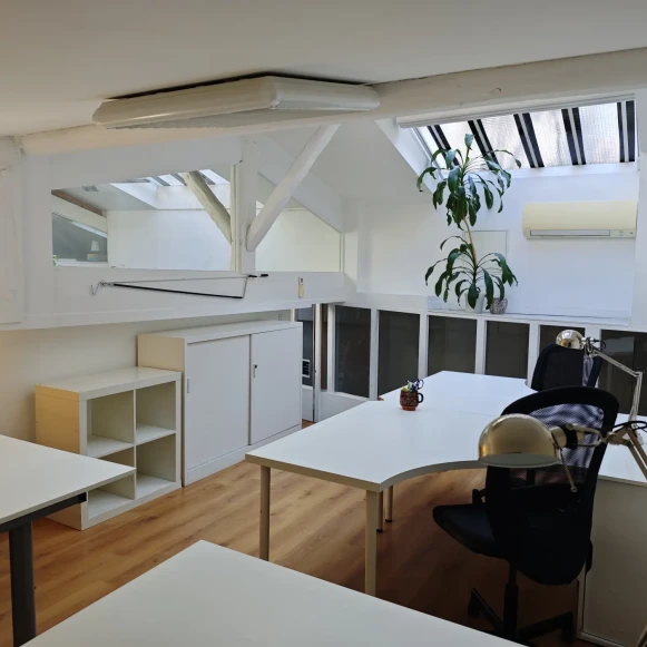Bureau privé 16 m² 4 postes Location bureau Rue Saint-Antoine Paris 75004 - photo 5