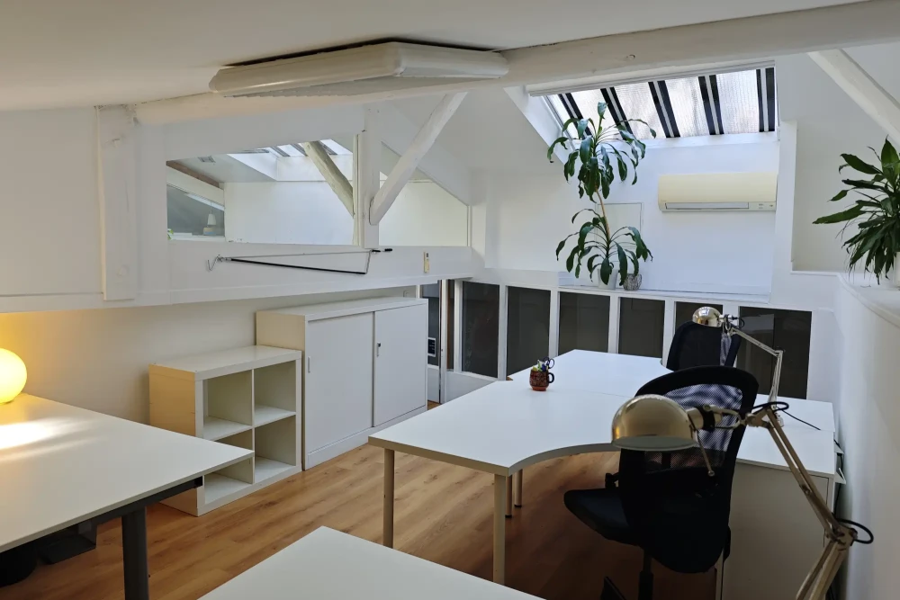 Bureau privé - 75004 - 4 postes - 2100€