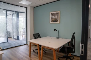 Bureau privé - 33700 - 3 postes - 617€