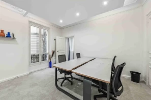 Espace indépendant - 75008 - 10 postes - 7110€