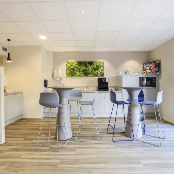Bureau privé 17 m² 3 postes Coworking Place Rihour Lille 59000 - photo 3